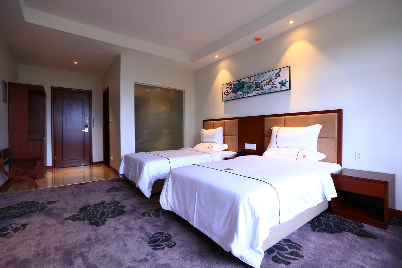 Tf Seaside Hotel Garapan Kültér fotó
